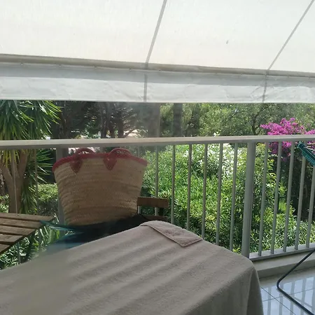 Appartement De Luxe Entouree D'un Parc Et D'une Piscine Olympique